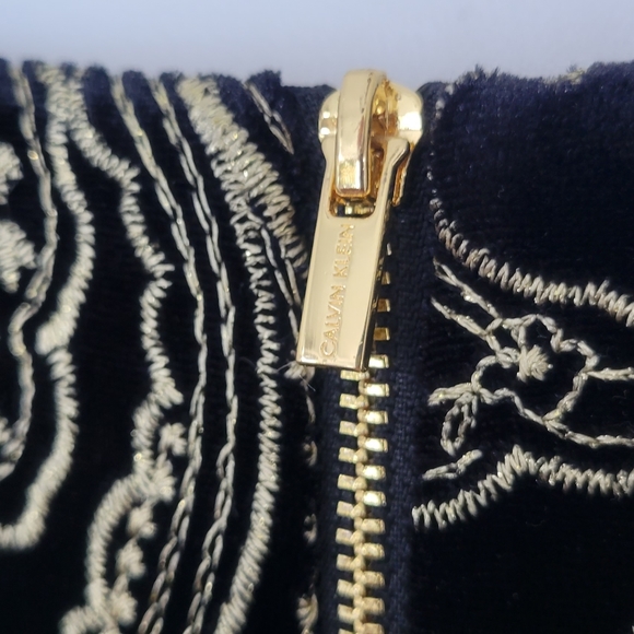 Calvin Klein Black Velvet and Gold Paisley Embroidered Dress Gold Zip 8 NWT - Picture 2 of 16